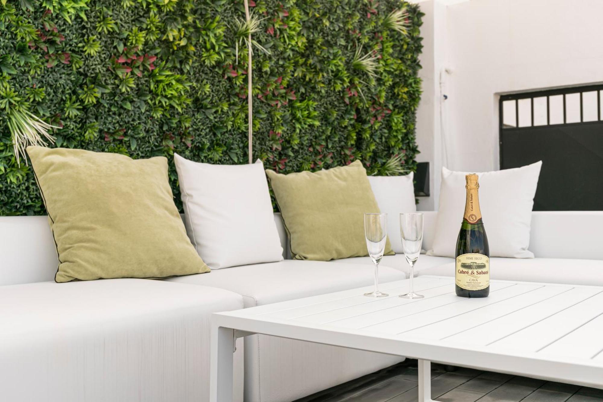 Isg Modern Atticpool At The Cathedralfree Parking Appartement Séville