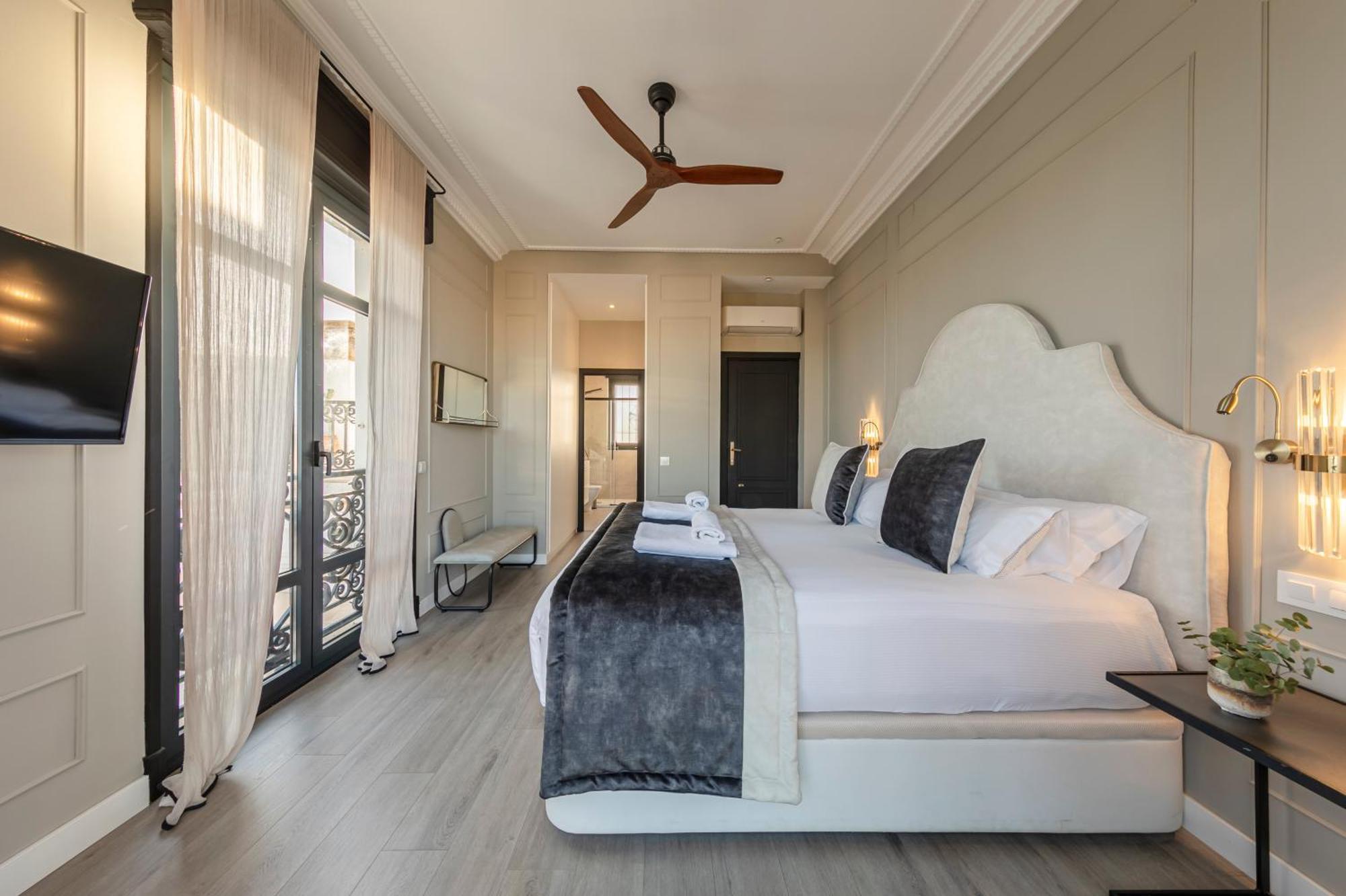 Isg Modern Atticpool At The Cathedralfree Parking Apartment Sevilla