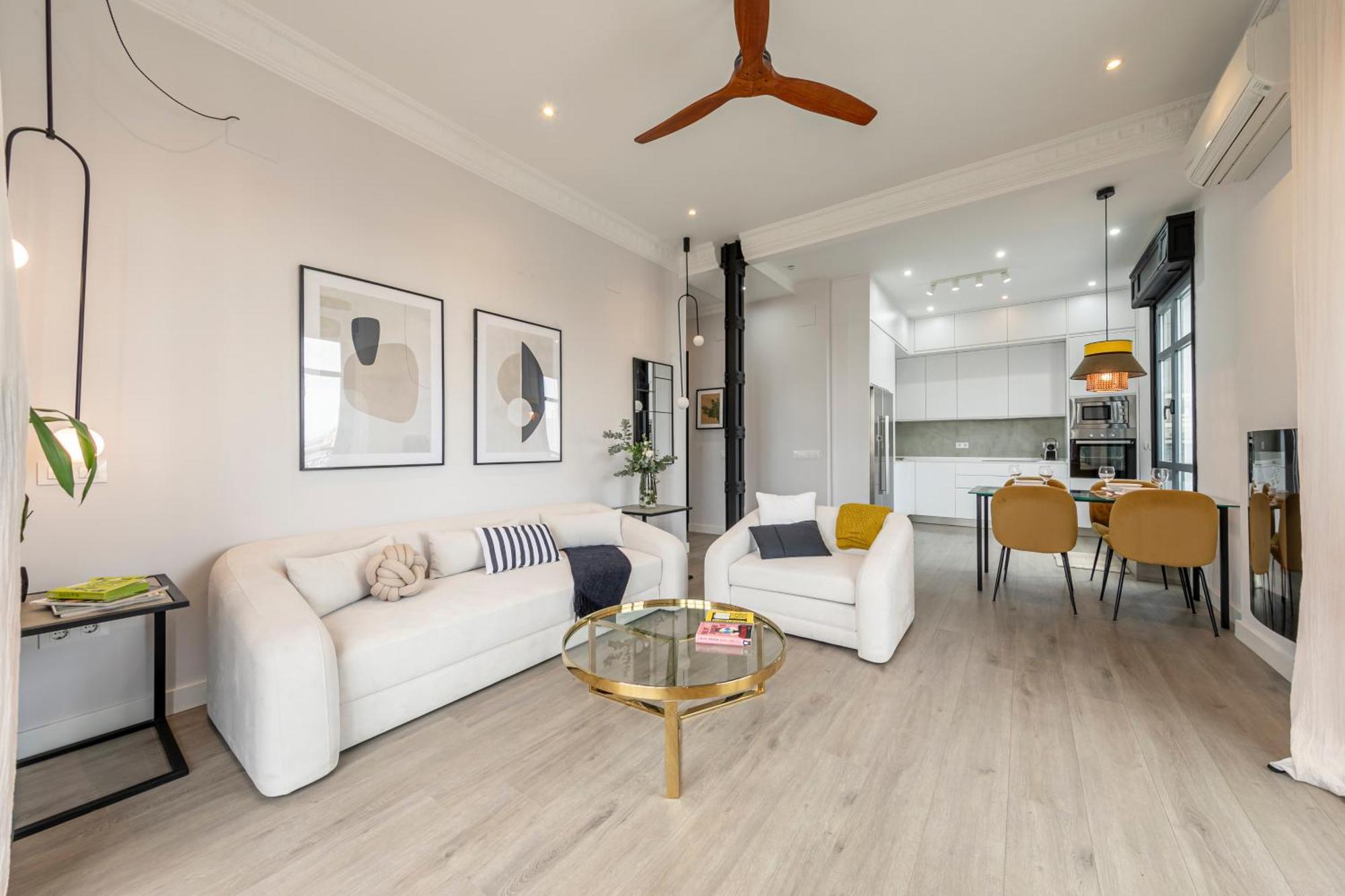 Isg Modern Atticpool At The Cathedralfree Parking Appartement *